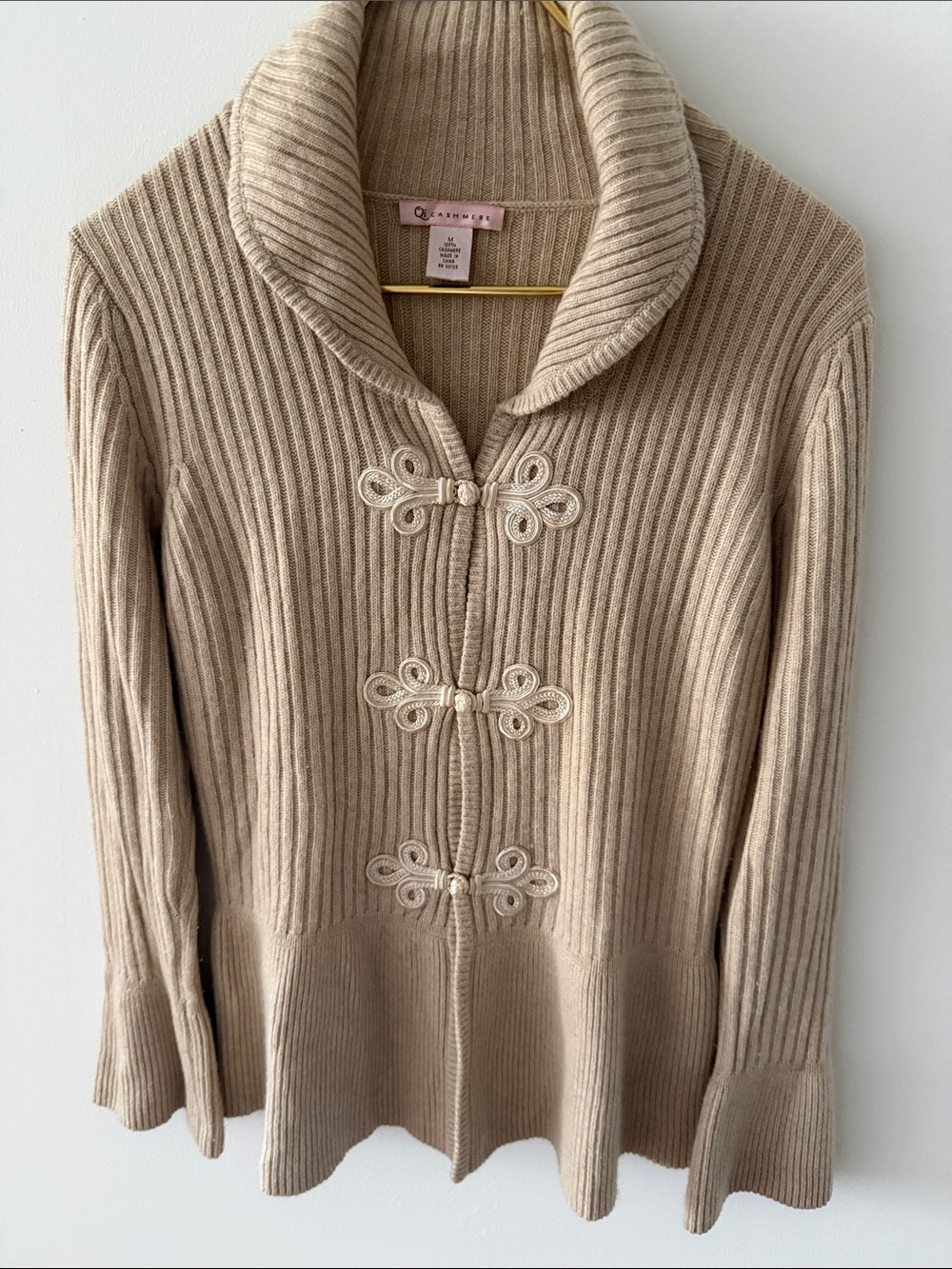 Qi Cashmere Asian Inspired Tan Cardigan with Frog Knot Closures. Size Medium.